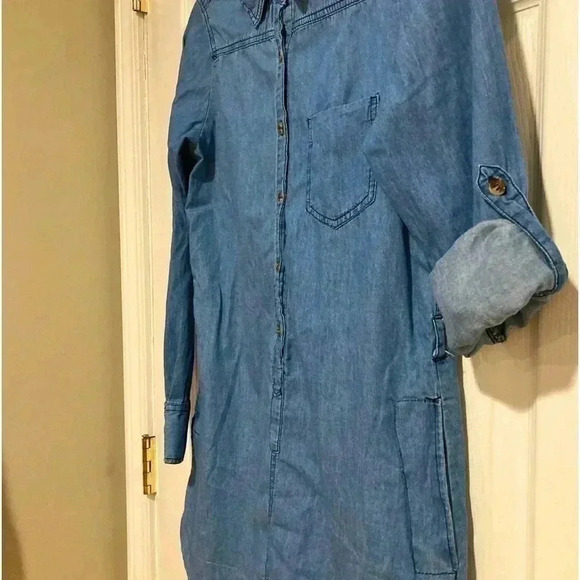 Charlotte Russe Women’s Denim Button-Down Dress w/ Collar Size Medium (no belt) - Picture 5 of 6